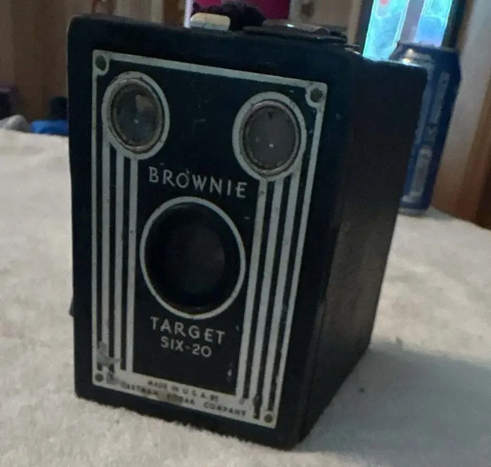 Vintage Kodak Brownie Target Six-20 Box Camera